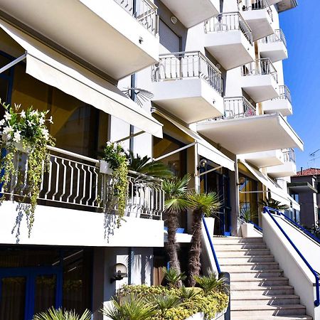 Hotel Umberto Lido di Jesolo Buitenkant foto