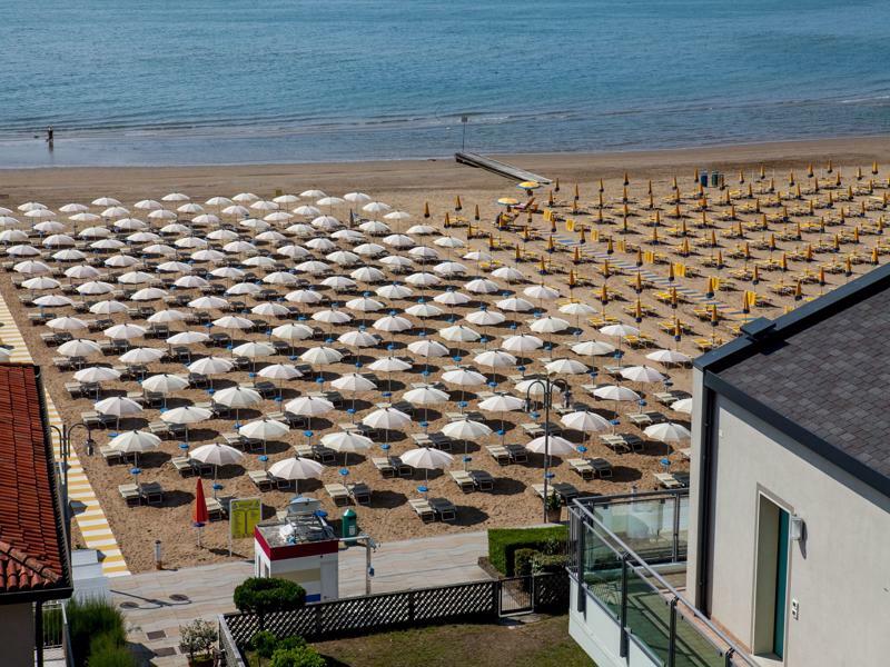 Hotel Umberto Lido di Jesolo Buitenkant foto
