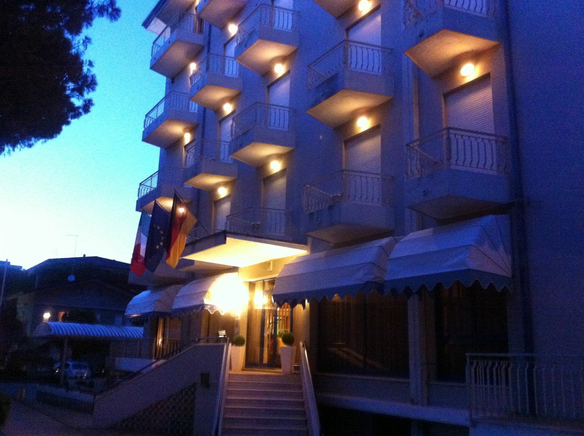 Hotel Umberto Lido di Jesolo Buitenkant foto