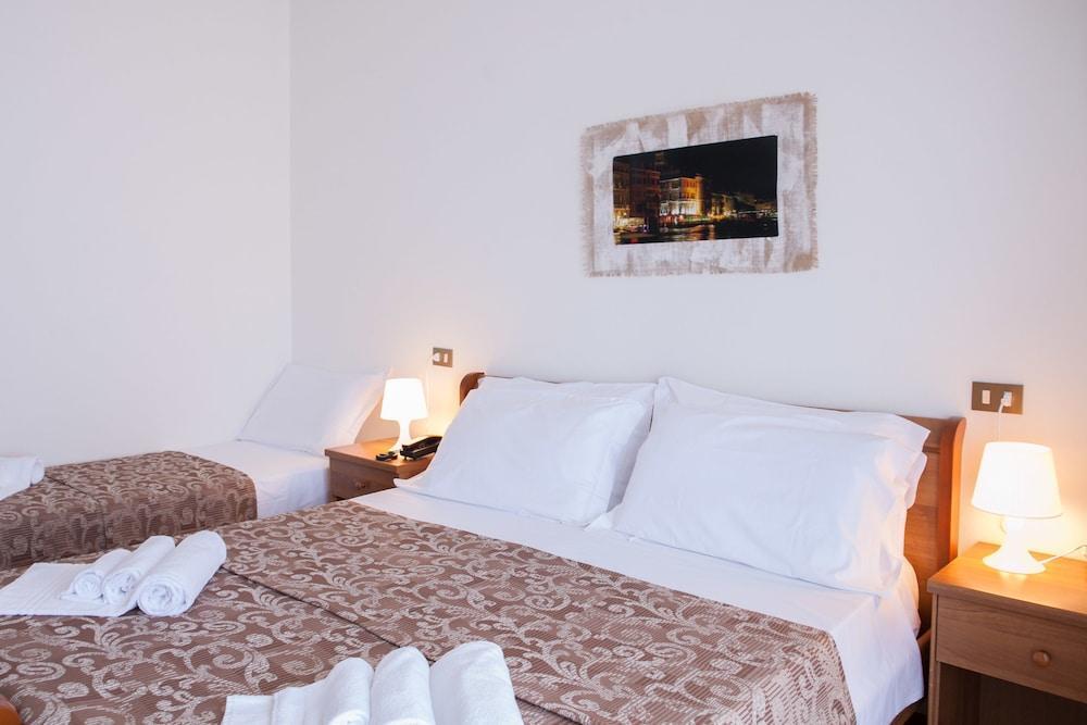 Hotel Umberto Lido di Jesolo Buitenkant foto